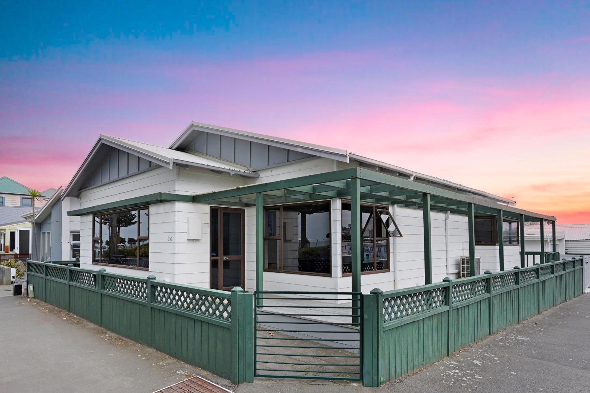 The Nautilus Hotel Нейпиър Екстериор снимка The house at 101 Oxford Terrace, Ponsonby, where the first meeting of the Auckland Institute of Art was held in 1907