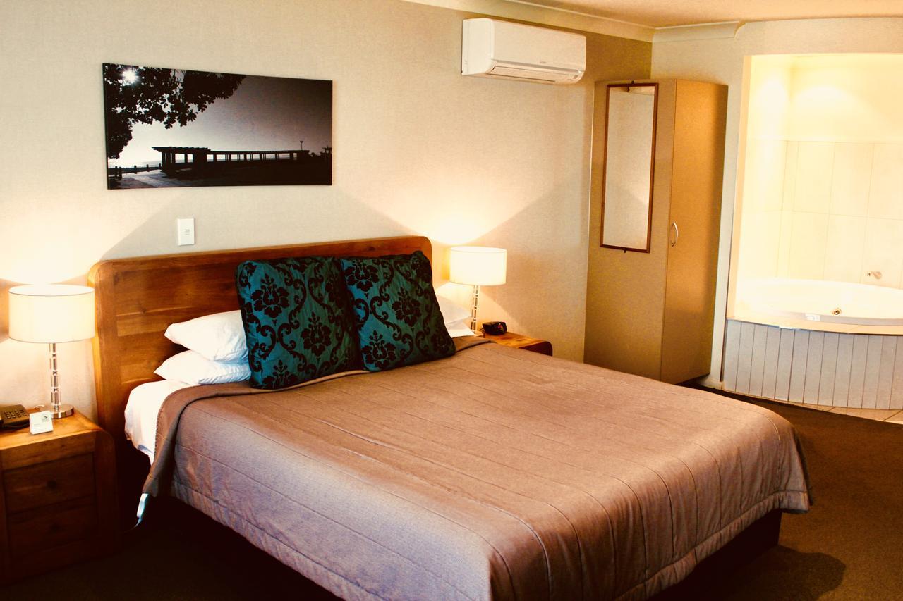 The Nautilus Hotel Нейпиър Екстериор снимка A room at the hotel