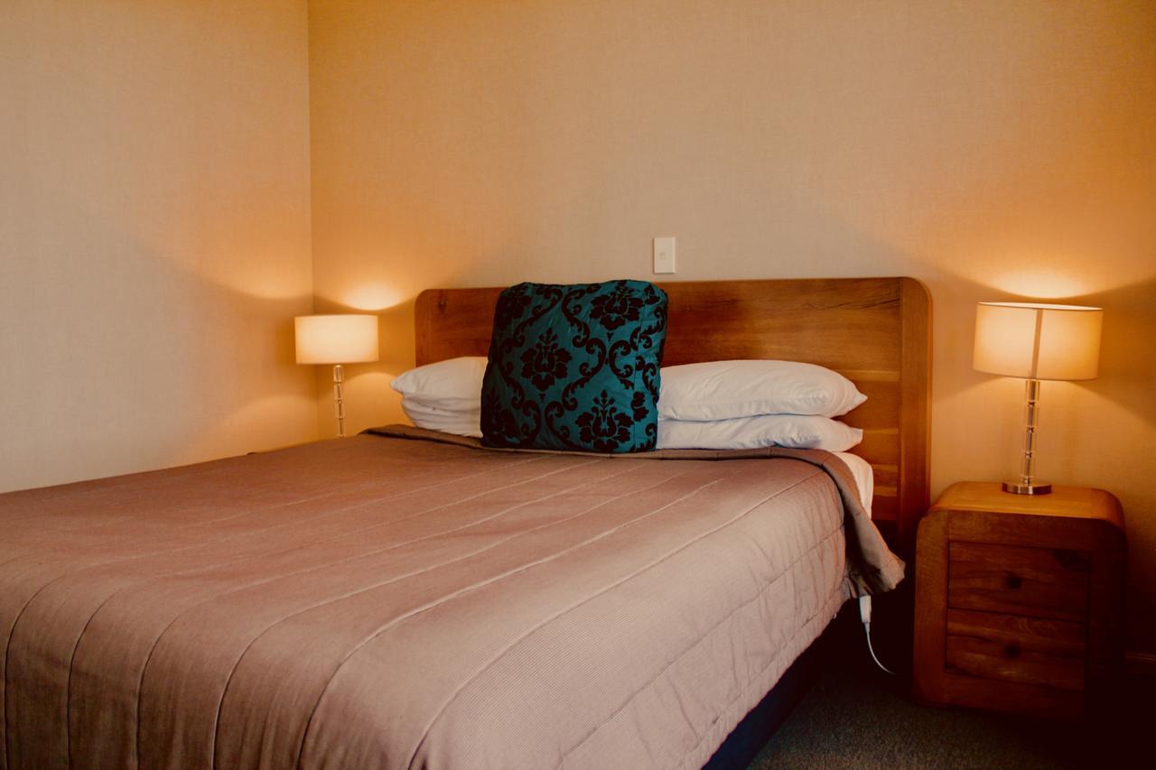 The Nautilus Hotel Нейпиър Екстериор снимка A bedroom at the hotel