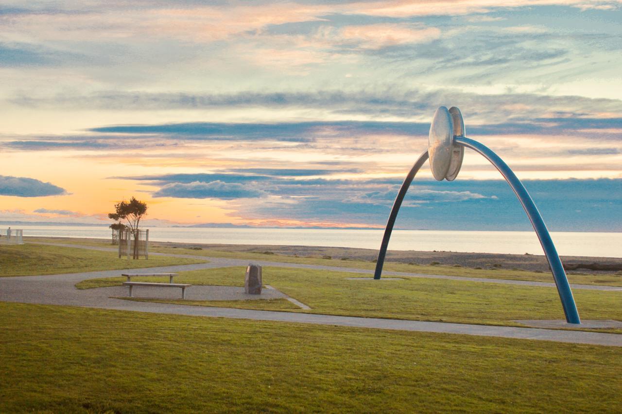 The Nautilus Hotel Нейпиър Екстериор снимка The Whalebone Arch